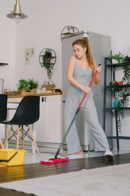 Cleaning time 🧼🤚 -- Thanks for visiting! Donations help & motivate me to keep uploading more 📸s. Even a buck or two helps. ➡️ https://www.buymeacoffee.com/uniqueton Found my photos useful? feel free to contact me about anything at email: uniquetonshots@gmail.com IG: @uniquetonshots